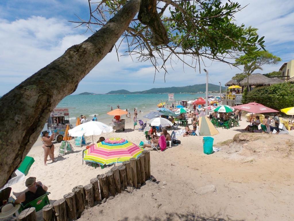 Lindo Em Canasvieiras A Uma Quadra Do Mar - Proximo Ao Trapiche Dos Barcos Piratas 公寓 Florianopolis