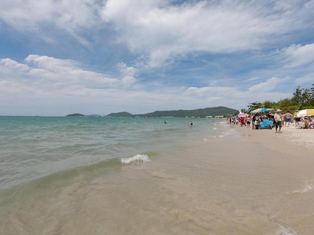 Lindo Em Canasvieiras A Uma Quadra Do Mar - Proximo Ao Trapiche Dos Barcos Piratas *